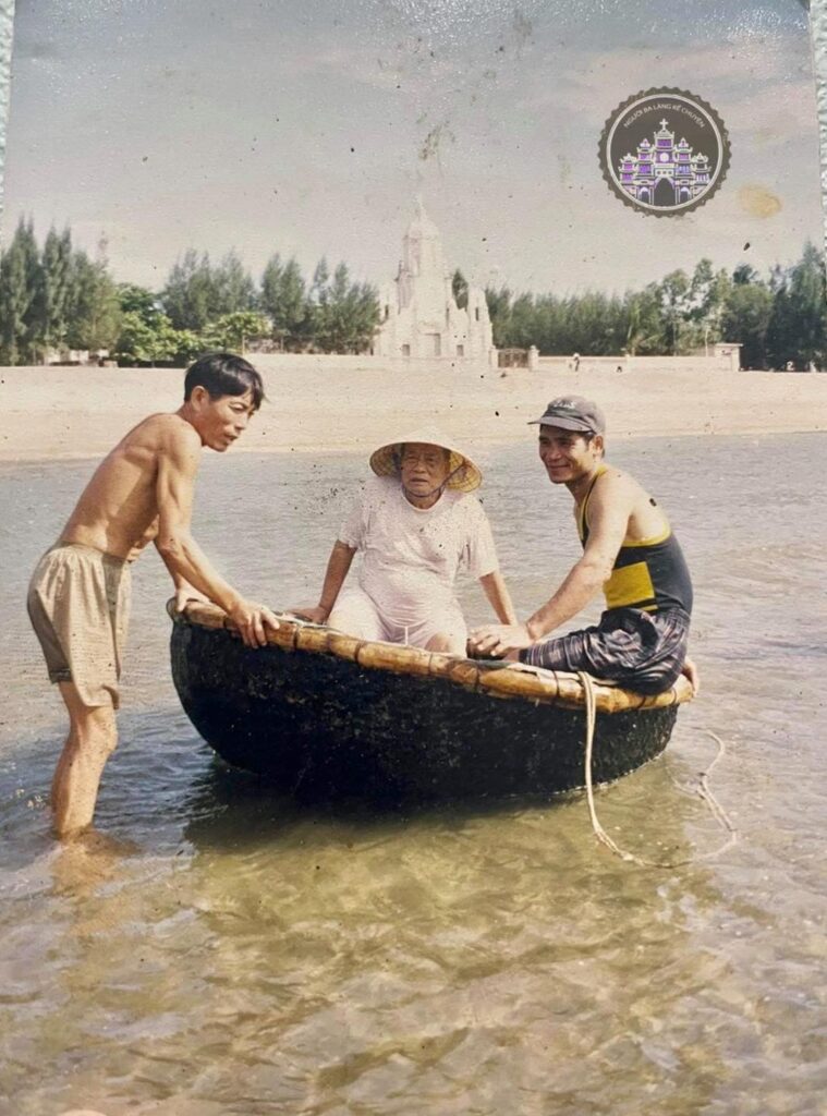 Welcome to Cửa Bạng, Ba Làng