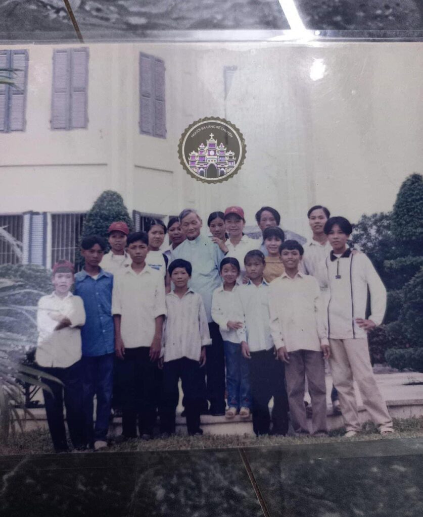 Welcome to Cửa Bạng, Ba Làng
